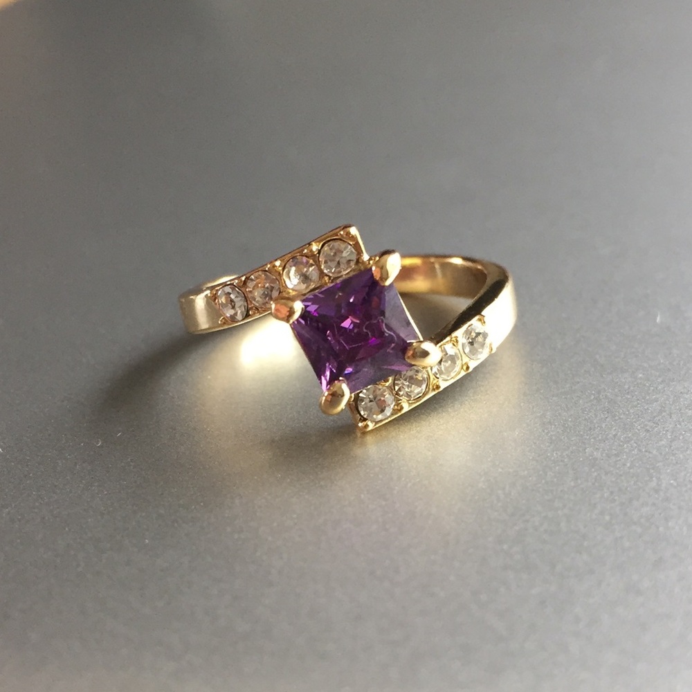 Amethyst gold ring